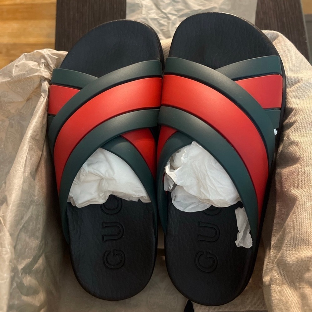 ❌❌SOLD❌❌.  Gucci Rubber Web Criss Cross Slide Sandal